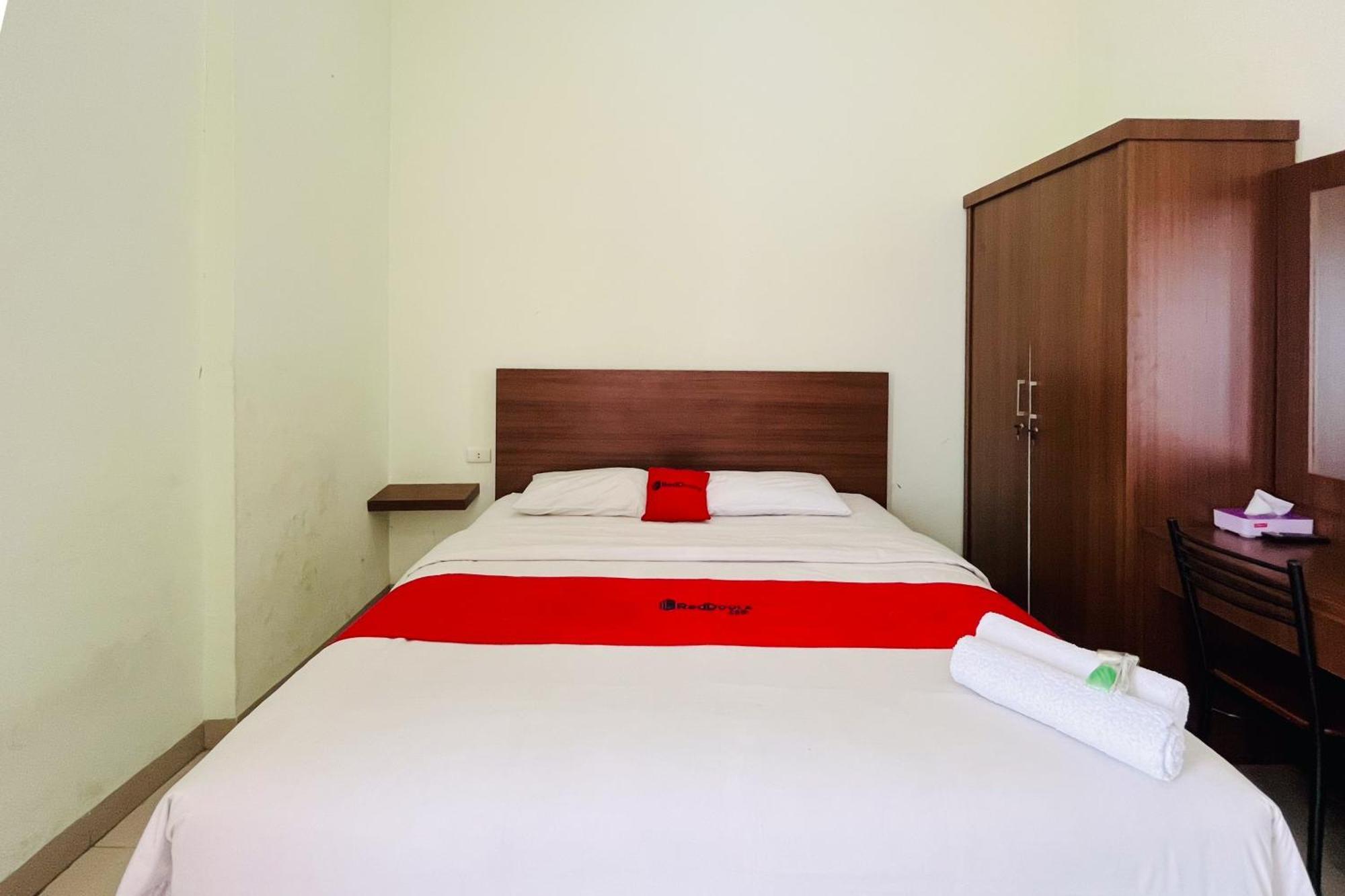 Reddoorz At Teratai Homestay Medan Amplas Exteriér fotografie